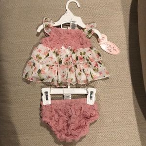 ✨Brand New✨Two piece outfit for baby girl